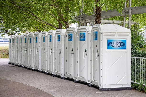 Porta potty delivery and setup in Elsberry, MO